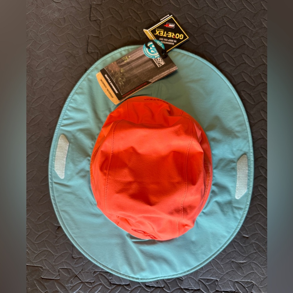 Men’s Outdoor Research Sun hat.